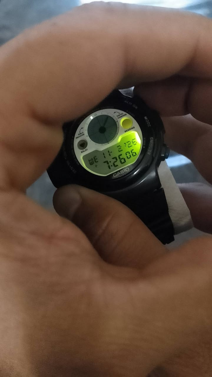 نوادر الكاسيو CPW-310 
ساعة يد رقمية صدرت حوالي عامي 1993-1994
 انتاج اليابان 
 وتشتهر ببوصلة القبلة وحساب أوقات الصلاة التلقائي. تستخدم هذه الساعة وحدة 1044 
وتجمع بين وظائف ساعات كاسيو القياسية
 مثل المنبه وساعة الإيقاف ومؤقت العد التنازلي 
والإضاءة الخلفية الخضراء
 بالإضافة إلى ميزات دينية فريدة
 مثل خمسة منبهات للصلاة اليومية والتقويم الهجري/الميلادي وتوجيه القبلة
انتاج


**إذا كنت صاحب هذا الإعلان وتريد حذفه لأي سبب، رجاءا أرسل رسالة إلى الدعم الفني**