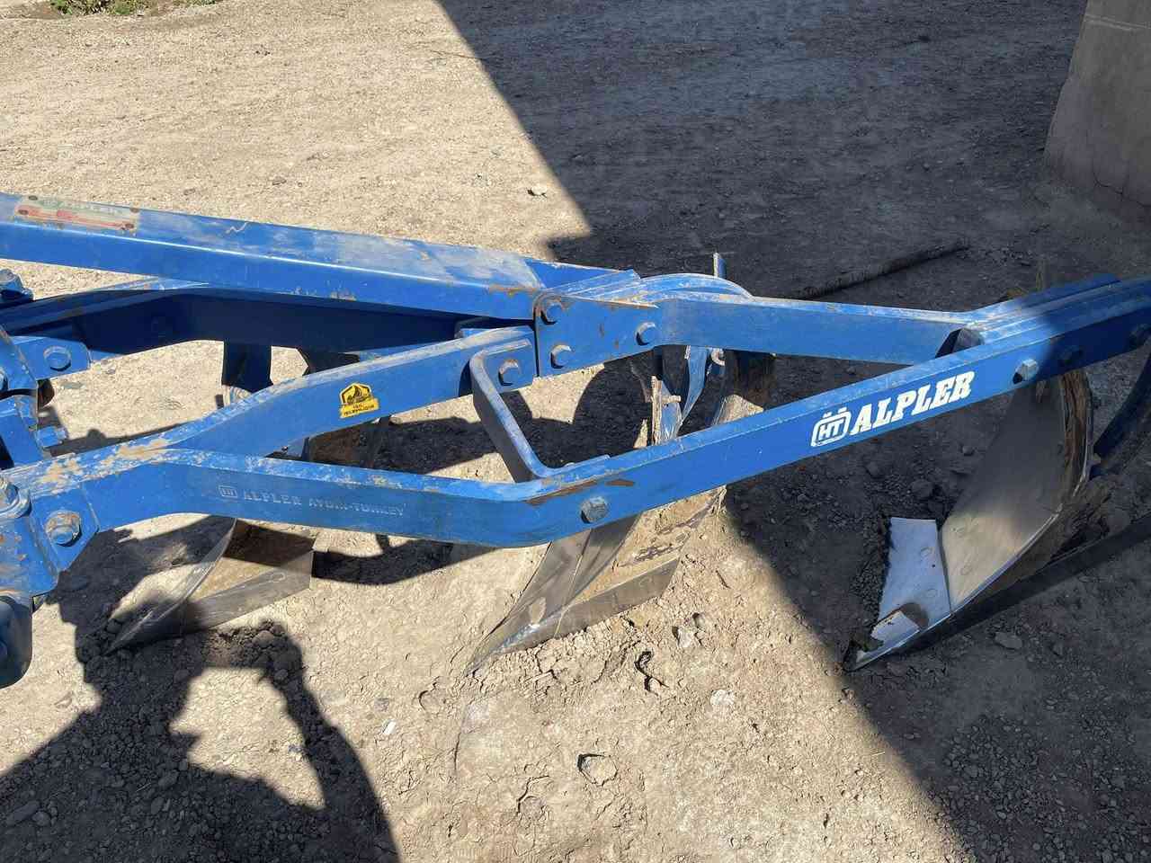 السلام عليكم 
للبيع فدان تركي حجم ١٢ البير 
بعده جديد 
مكاني الانبار جزيره الخالديه 
*********** 
***********
