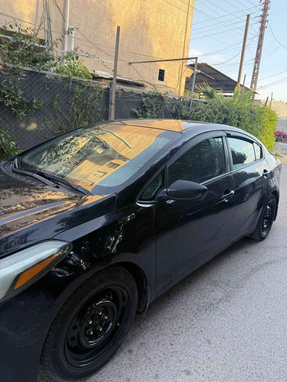 كيا فورتي 2017 بيها صبغ قطعه وحده و3 قطع تبديل نفس الون جاهزه مكينه وكير وتبريد وتخم تاير 
عنواني بغداد حي العامل 
السعر 105 وبيها مجال  
*********** بغداد, العراق
