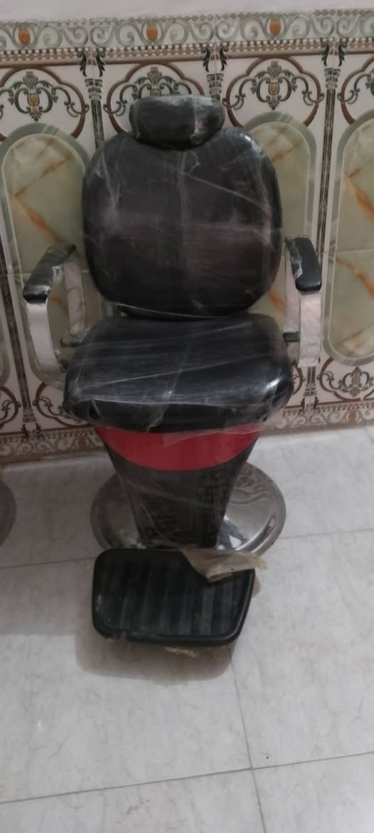 سلام عليكم اخوان عندي كراسي حلاقة للاستفسار ***********
