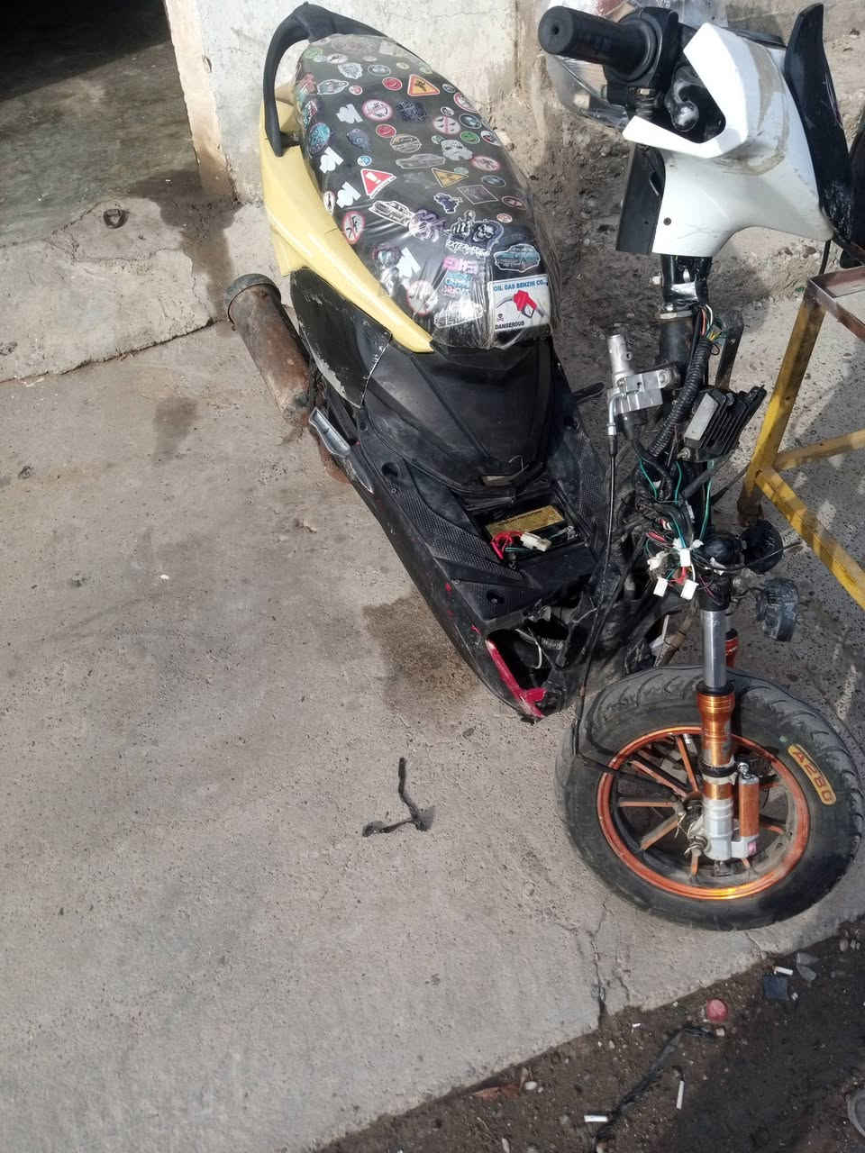 للبيع شغال مابي عيب السعر 100مال شغل ايوديك ويجيبك ***********
