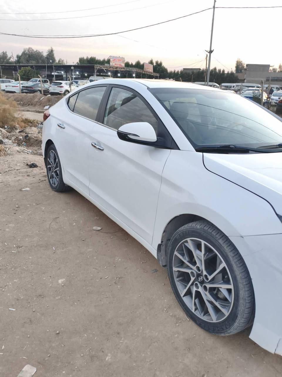 السلام عليكم شباب لانتر مديل 20مطلوبه بيه خشم البنيد او الباب الخلفي وره السايق مرجوع بارد سيارة فول مواصفات سعر 150او بيه مجال الشراي يتصل ***********
