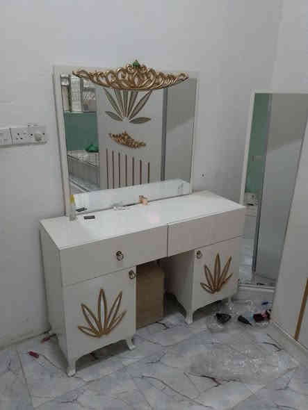 غرفه تركيه 7قطع مستخدمه شهر ونضيفه كلش جديده العنوان العزيزيه منطقة سراي مقابل مجمع بيت كعيد الاستفسار *********** وشعدكم كناتير بوفيات كاونترات بوفيات نشتري جميع الاثاث المستعمل
