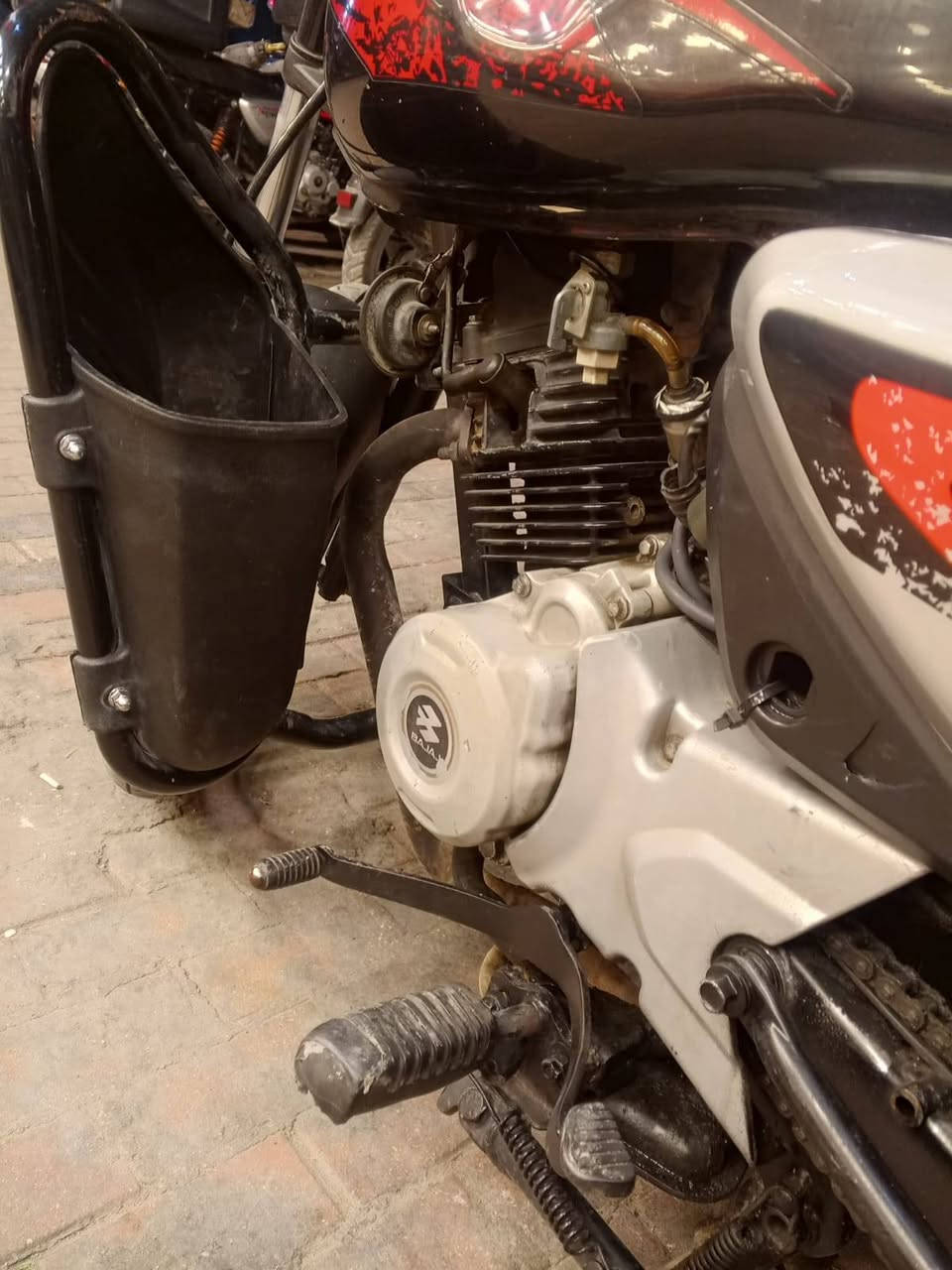 السلام عليكم دراجه بوكسر الدراجه خير من الله نكره سلف كهربائيات كلهه شغاله المكان مدينة الصدر شارع الداخل الرقم ***********,?
