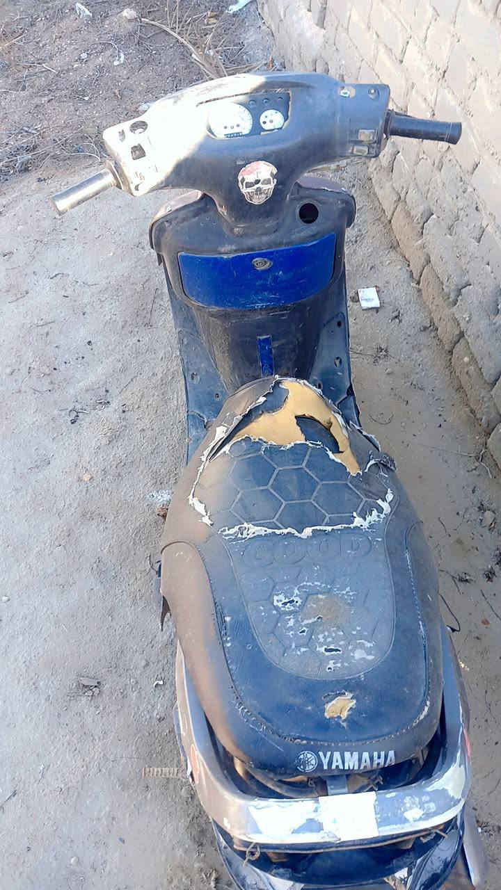 200 بس بوشه مبدل بيه وحاوي  شلعه فول عوزه بس قايش نا متوحد عل فيس ***********
