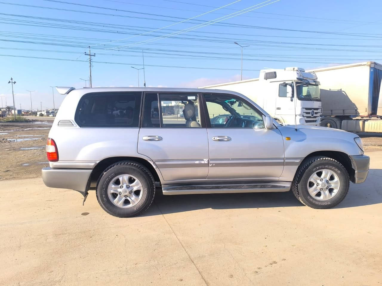 السلام عليكم
مونيكا 2007 GXR فول مواصفات
السياره كلش نظيفه گير ومحرك واكسن بشرط
السياره بدون نواقص 
صفحة اليمين كامل صبغ بيها طخ بسيط
السنوية والهزه والارقام كلها جديده
السياره بيها منظومة غاز ايطالي 100 لتر
طخم تايرات جديده 
سعر البيع.        187$ وبيها مجال بسيط
عنوان السياره موصل . برطله
***********
***********
