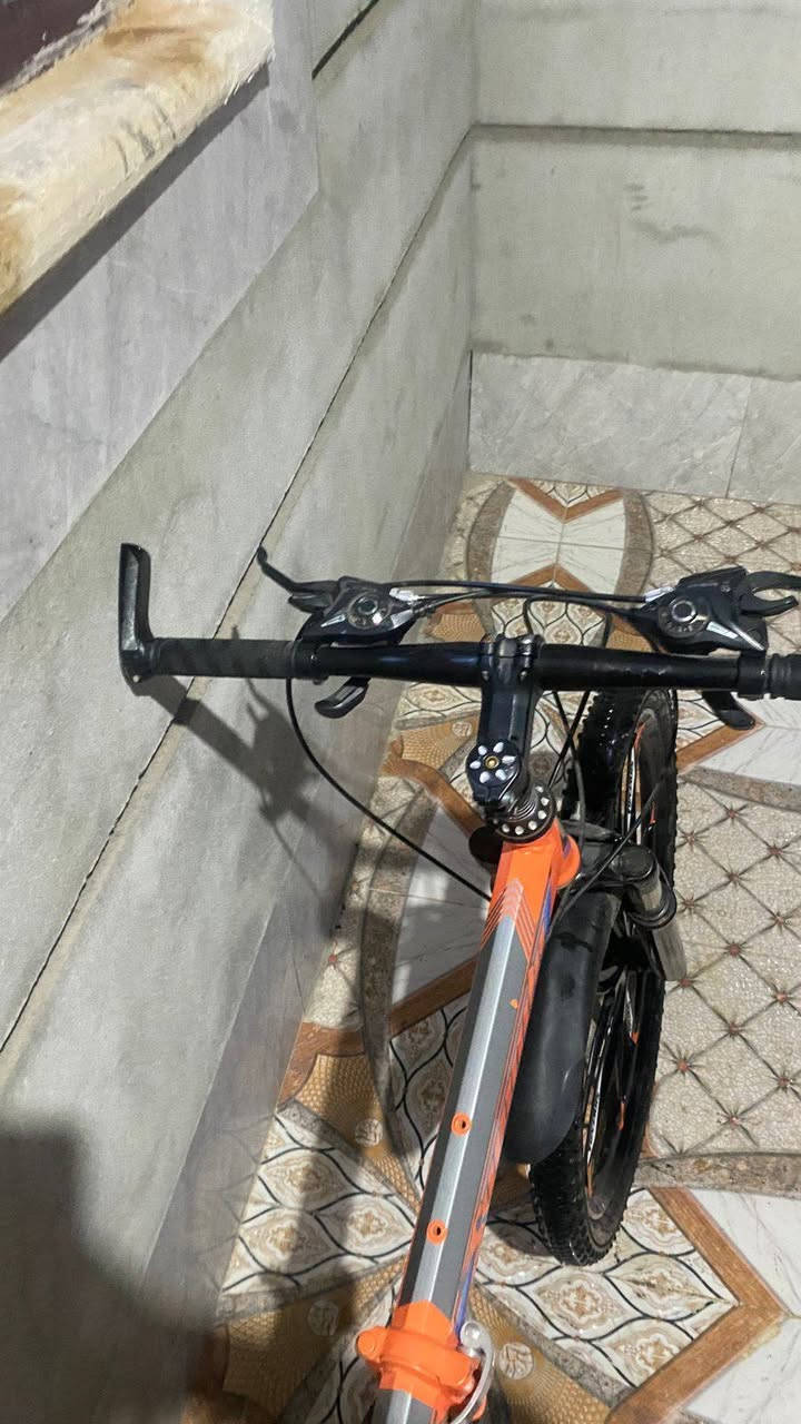 السلام عليكم
بايسكل كيمو للبيع 
بايسكل جديد و نضيف 
دبلين هايدروليك
عقرب گيرين 7 نمرات
الشراي يتصل ***********
