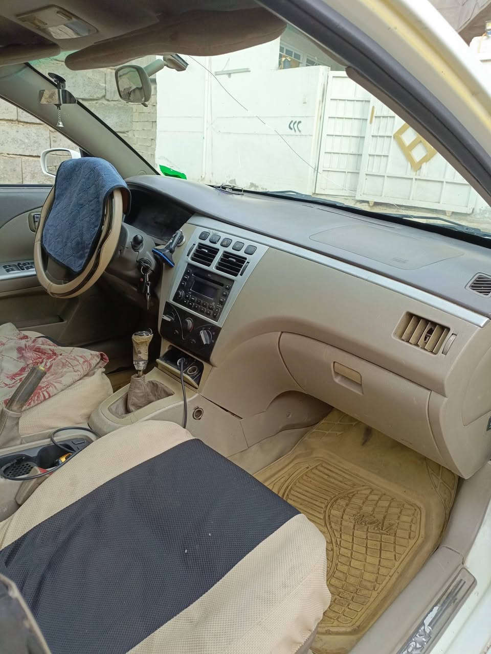 الاستفسار على الرقم ***********
سلام عليكم للبيع A5 موديل 8 رقم بغداد دولي هزه وسنويه جديده بسمنه 
مكينه اهين لاتبخير ولاتنقيص كير جديد ماشيه 172
سياره بلاديه تكمها شواصيها الغودها حوضها كل نضيف وبدون ضرر بيه تكحيلات بالكشر بسيط اثر خياس 
غرفتها نضيفه دوشمه وكاعيات جدد 
تدفئه تبريد ثلج
 كهربائيات كلها شغاله وبلاديه سنتر لك جام اتو يصعد وينزل 
لايت عالي ناصي بلوجكترات 
السعر 43 ورقه
مكانها بغداد
