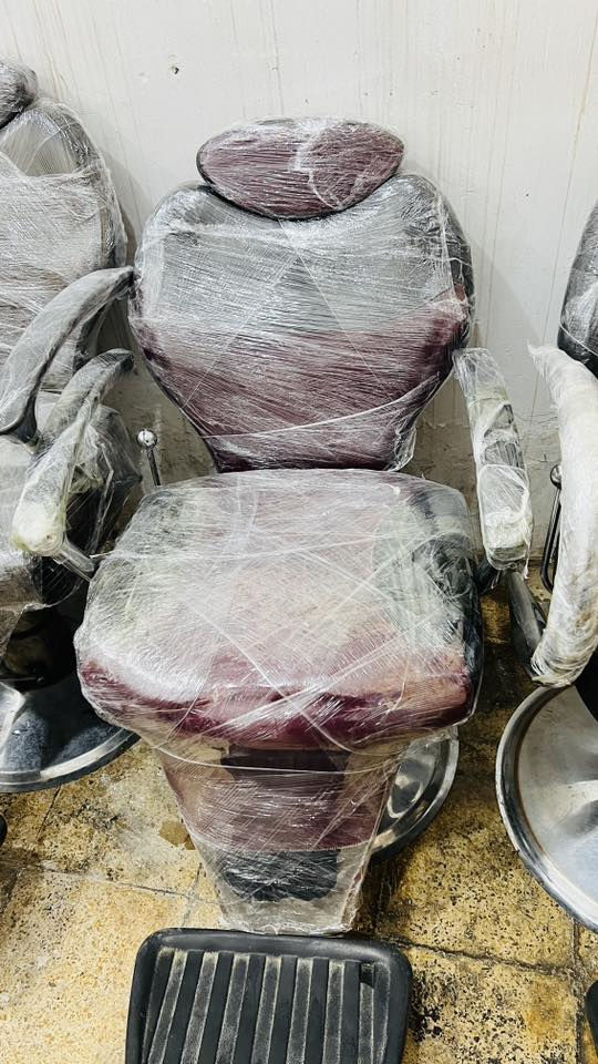 السلام عليكم

زبائننا الكرام وصلتنا بضاعة جديدة متكونة من كراسي مستعمل نظيفة ومكائن حلاقة صفر وتدريج واصباغ للشعر شامبو جلاتين اخضر ضمان ما يطبع عالجلد 

لدى تجهيزات احمد اليوسف 

العنوان الشرقاط شارع المطاعم للاستفسار على الأرقام التالية 

***********

***********
