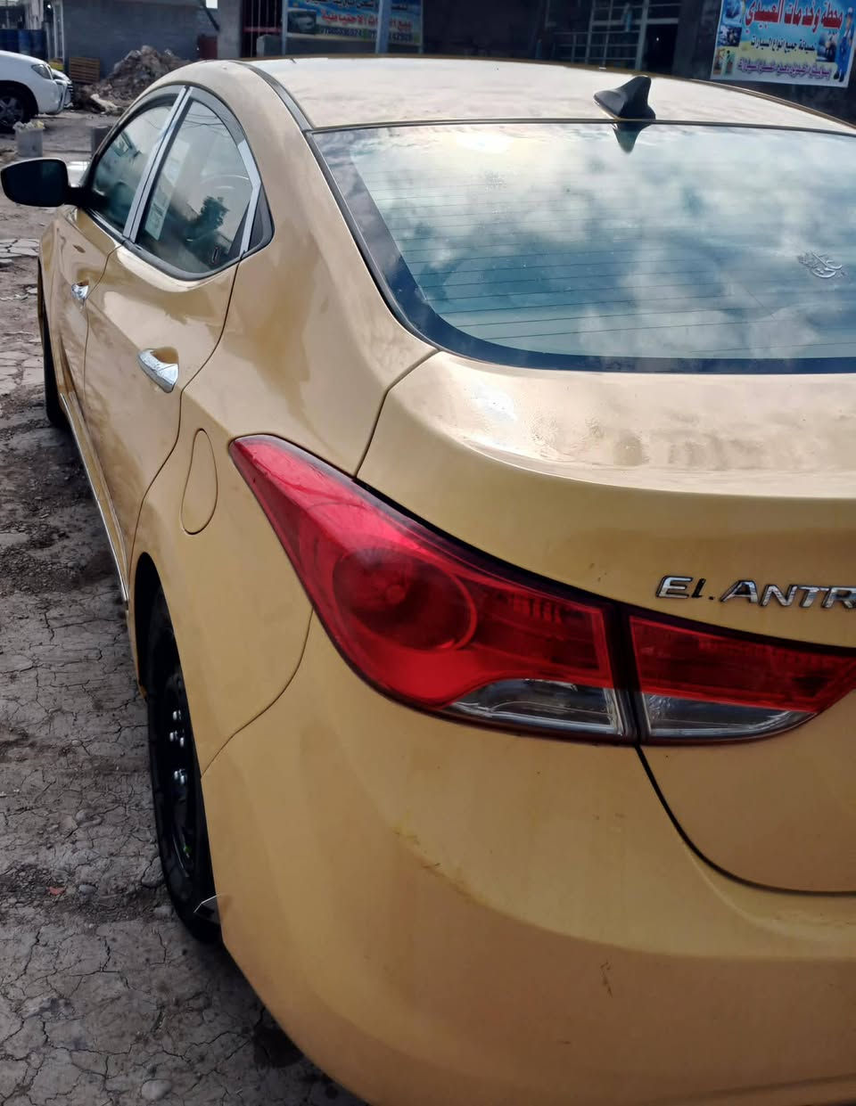 السلام عليكم
النترا ١٣ وارد امريكي حادث فقط لايت امامي بدون ضرر 
مبدل تخم تاير وسلف وداينمو و باتري
رقم بغداد انكليزي هيأه مصفره 
تبريد تدفئه
تجي تفحص وتاخذ 
العنوان بغداد ابوغريب
***********
