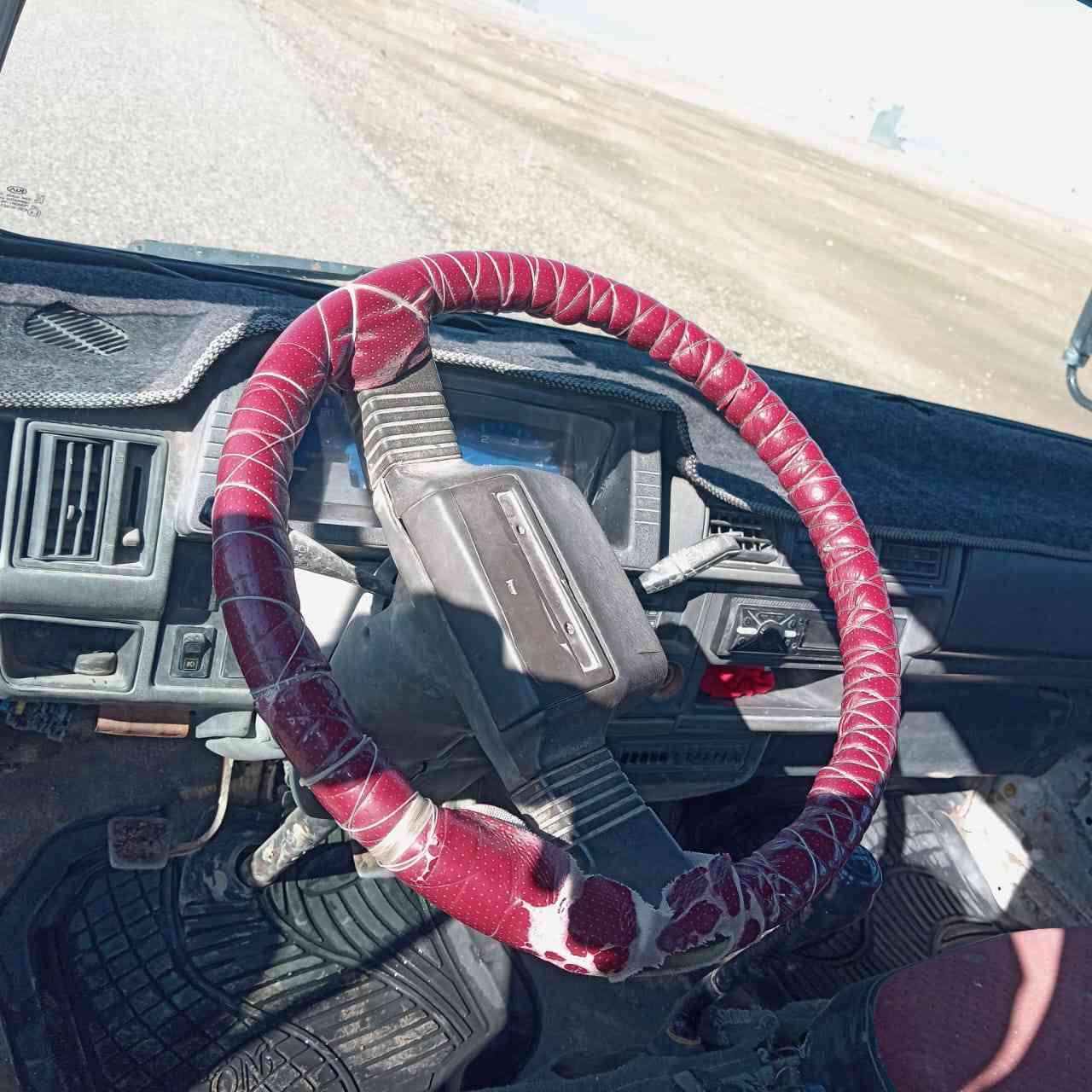 سلام عليكم كيه بنكو للبيع موديل94كير اكسل شاصي محرك شرط رقم صلاح الدين فحص  راعيها ما اندله   ابيع هيج بيها سنويه   السعر 25رقم الهاتف ***********  مكلف بل نشر اتصل ع صاحبها
