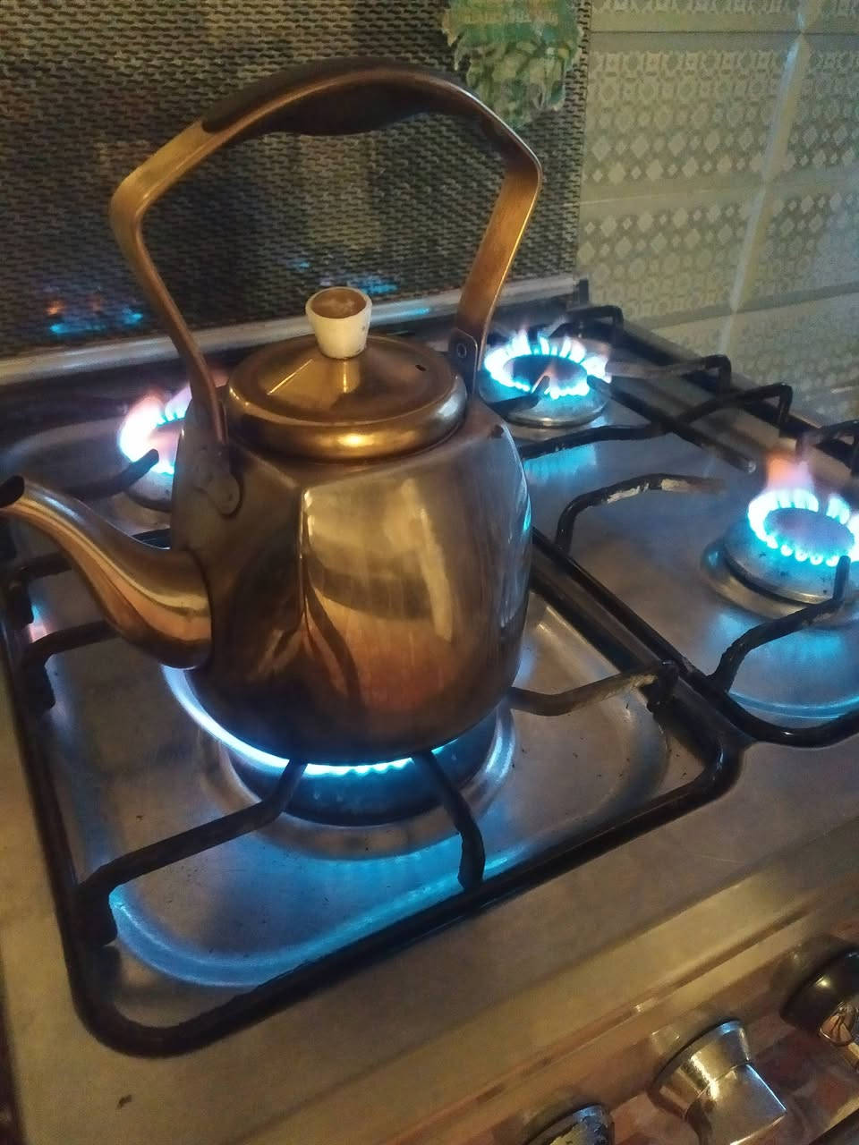 طباخ يونير مصري نضيف جدا شغال كله عل فحص سعر 140 وبي مجال للتواصل *********** ااتصل اواتساب
