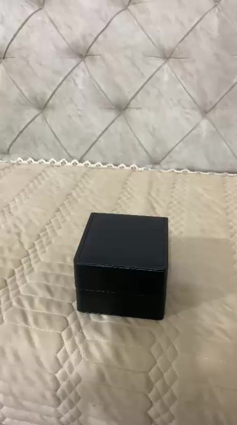 ⏱️ ساعة طيارين رجالية أوتوماتيك – بسعر 35 ألف دينار فقط!
🔹 ماركة: WINNER
🔹 تصميم ساعة طيارين (Aviation) أنيق وواضح
🔹 حركة أوتوماتيكية (تشتغل بدون بطارية)
🔹 سير جلد مريح
🔹 تاريخ يومي
🔹 ظهر شفاف يبيّن الماكينة
🔹 مناسبة للاستخدام اليومي 
💰 السعر: 35,000 دينار عراقي


**إذا كنت صاحب هذا الإعلان وتريد حذفه لأي سبب، رجاءا أرسل رسالة إلى الدعم الفني**