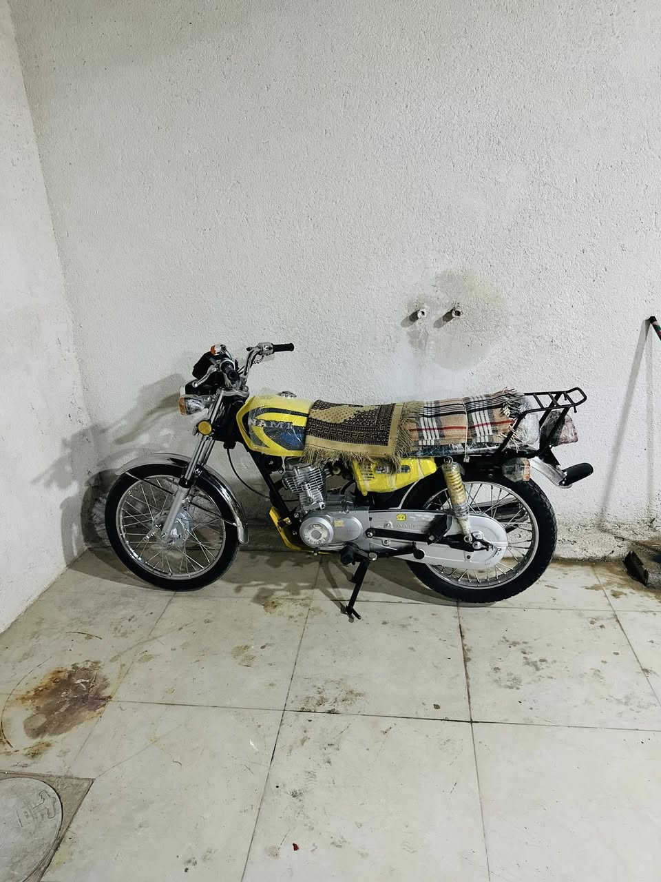 السلام عليكم دراجه للبيع كله نامه المكينه ارشه السعر 750وبيه وجال قليل العنوان ميسان دور النفط ***********
