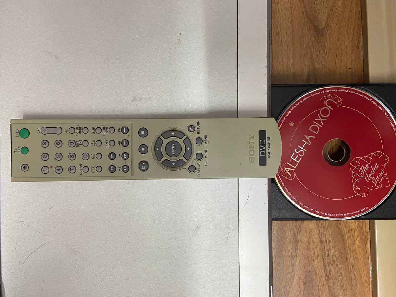 DVD SONY .
شغال كامل مع الرمونت .
وات ساب *********** . 
الخاص مغلق . 
متوفر توصيل .
