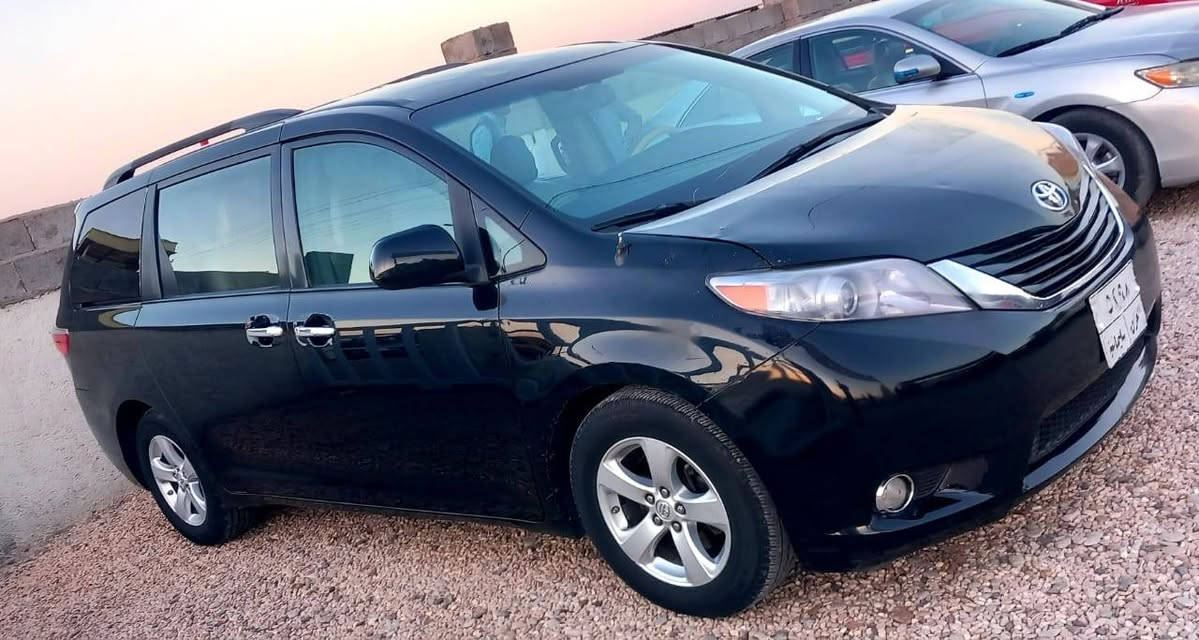 2017 
سياره تيوتا سينه 2017 
بنيدوجوملق صبغ  
ماشيه 250 
سياره نص فول
مكينه كير بشرط
سعر 175 $بيه مجال
عنوان الانبار القائم 
***********
