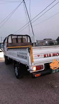 يالله سلام عليكم لبيع ام عيون موديل 2001 ام لحاكيا سياره كير محرك اكسن...