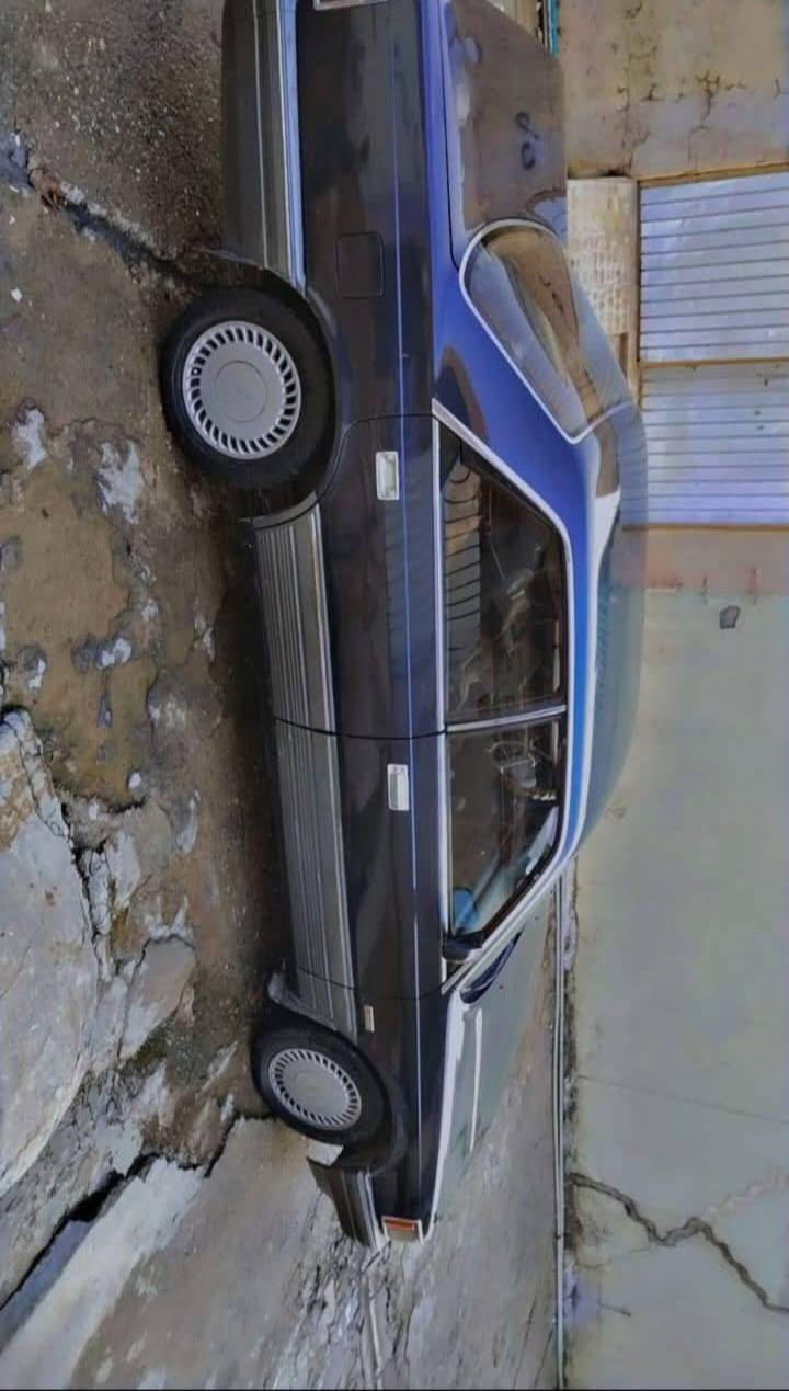 مازده 929 موديل 1988محرك 6 كير توماتيك صبغ عام جماليه باقي بس استلام الوحات  الكير يأخر ومحرك جديد قبل 10ايام شادو غرفه بلادي دبلات جديد 4،  باتري جيد تواير نص عمر تحويل مباشر ..السعر ((35)) وبي مجال الشراي يتصل مكاني موصل الايسر 
*********** بي واتساب
