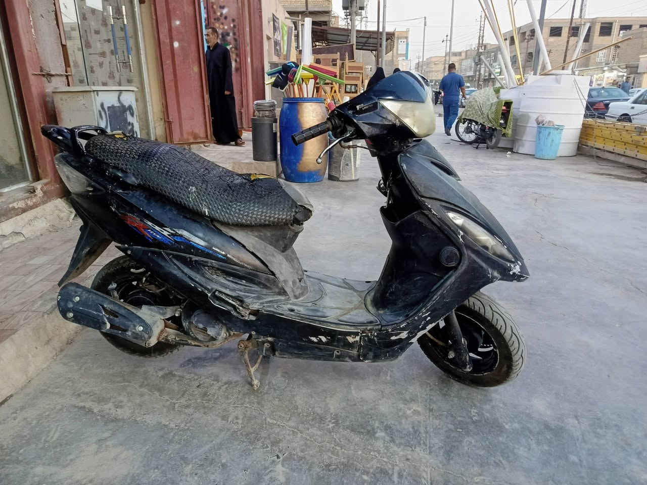سلام عليكم دراجه كامكو G4 للبيع شغاله بس دخن بالشطره شلعه ومعدل تخبل سعر 225 وبيه مجال 
تصل ***********
