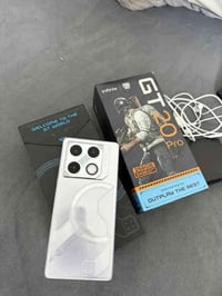 Infinix GT 20 proالجهاز نضيف كلش وبيه كارتون وسماعه بس  السعر قفل ٢٥٠ ...