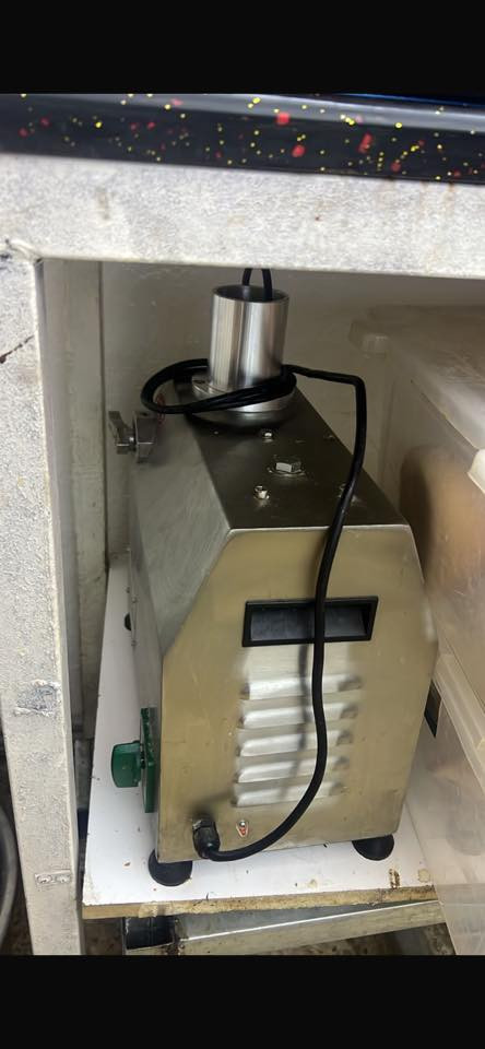 أسلام عليكم غراض مطعم جاهزه للبيع ستعمال قليل مكان ميسان للتواصل ***********
