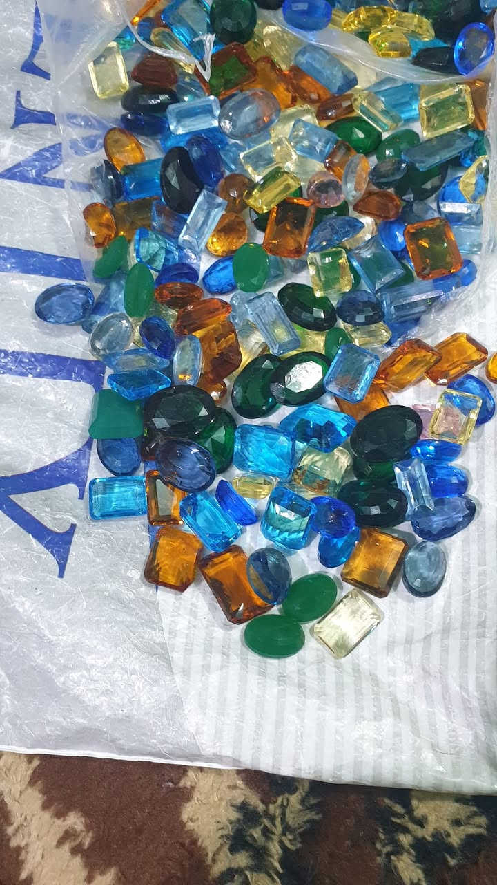 على ٢٠٠ الكميه الى تريده اتصال او خاص ***********
