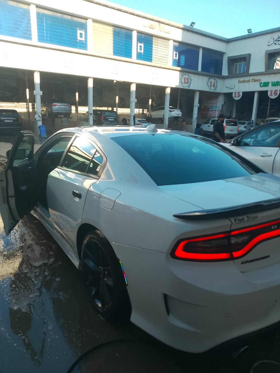 سلام عليكم جارجر مديل 2019 بيهااا جاملق وبنيد سياره مكينه 5700 سياره ربع ما ذب عليهاا جاهزه تخم تأير حداديه تبريد ثلج سياره جاهزه شرط شخط ما بيهااا ماشيه 90 عنواني بصره حيانيه سعر 185 رقم الهاتف ***********
