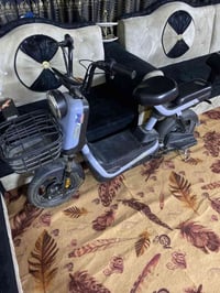 دراجه شحن استعمال اقل من شهر نضيفه كلش السعر اتصل 07744978285