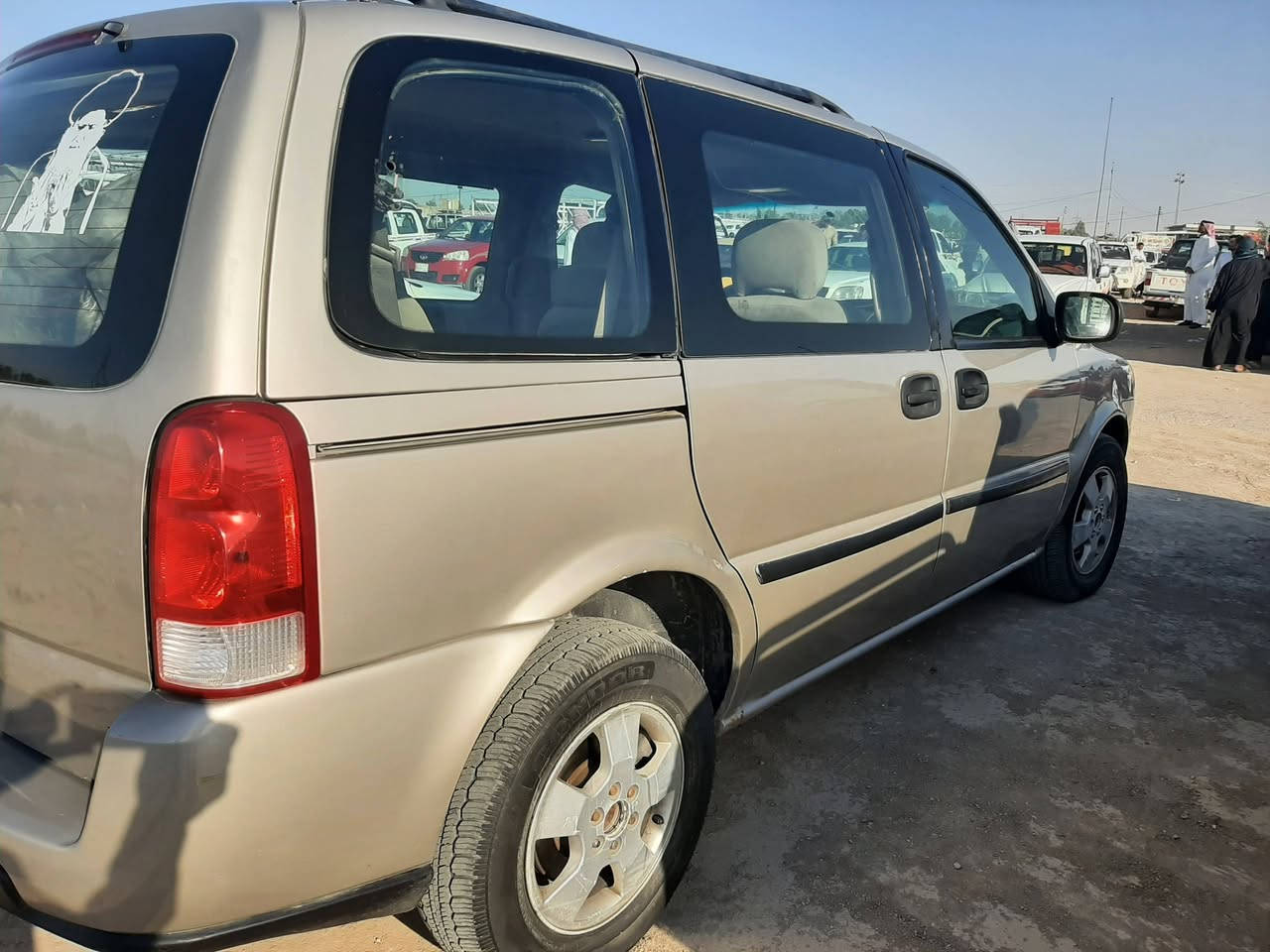 مكلف بنشر سيارة  شوفر  ليت بناندر  موديل ٢٠٠٧ محرك جديد كير جديد محرك ٣٩٠٠ تخم تاير جديد سنويه لغاية  ٣٠ هزه جديده مكان محافظة ذي قار  رقم بغداد انكليزي  سعر المطلوب ٧٠ وبيهه  مجال رقم صاحب سياره   *********** واتساب  متواجد
