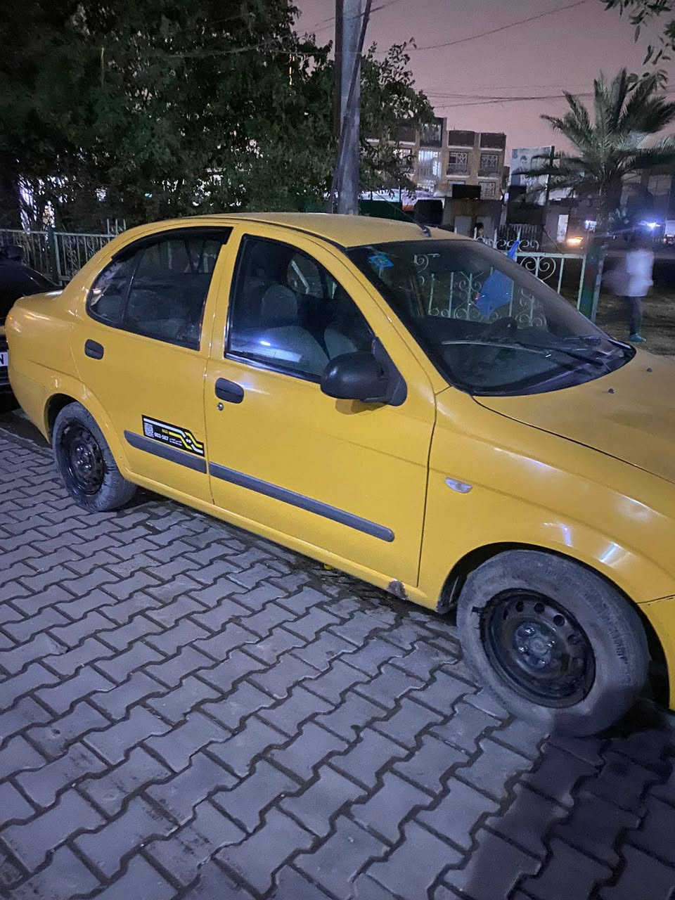 طيبه للبيع 2015 رقم نكليزي باسمي 
مكفوله عده شبر موضح في الصورة مكينه كير مكفول شواصي مكفول تبريد شغال 
مكان سياره بغداد 
***********
