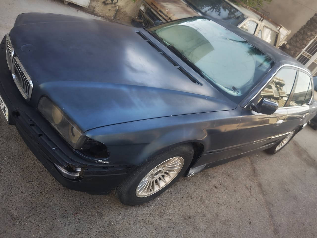 BMW E38 خفاش 1995
سيارة مال تعمير 
مكينة كايمة 
كير بحالة جيدة
تايرات جدد 
باتري جديد
عارضها 41 $ 
تحويل مباشر 
رقم بغداد انكليزي


**إذا كنت صاحب هذا الإعلان وتريد حذفه لأي سبب، رجاءا أرسل رسالة إلى الدعم الفني**