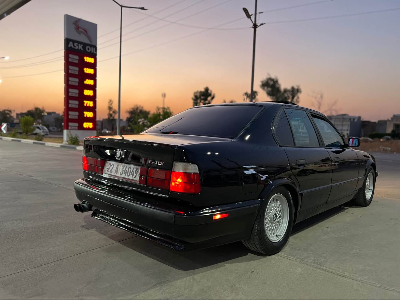 BMW  E34 
مؤديل ١٩٩١ سه ياره كه فول فول مواسه فاته ته نيا گير عاديه بى ليدران ته نيا حام كراوته وه بؤ جوانى سه يارەکە بە ناوی خۆمانە و ٢ سالا لای خۆمانە هەمووشتیکی بە شەرت تەبریت گیر مەکینە پیشو پشت کاملی بە شرت سیرڤس حاممان بۆی کردوە سەیارەکە دەبلو پیشو دواوە ی کاملیمان گۆریوە کلاجو هەموو شتیکی نویەو بە شەرت مواسەفاتی سلایت دەبل ئیرباک دەبل جەکمەجە سوکان سەقەر جام کارەبایی دەعامیە کانی پیشو پشت M گزۆزو سالۆنسایی 540i لە سەرە کامل مواسەفات لایت بیلادی نرخەکە شی ٦٤ وەرەقەو مەحمەلایەکی برایانە تکایە گەر موشتەری نیت بیزارمان مەکە لەگەل ریزم. رقم تەلەفۆن *********** أربيل, العراق
