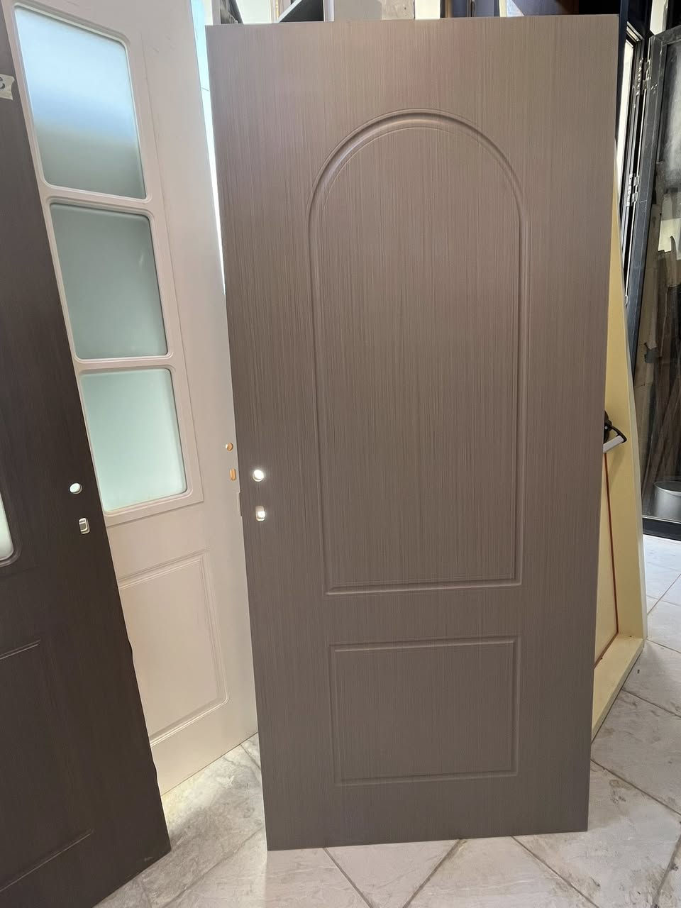 🚪 الفخامة تبدأ من عتبة الغرفة.. أبوابنا الداخلية تكتمل بها لوحة منزلك! 🌟

​لأن الأبواب الداخلية ليست مجرد وسيلة للفصل بين الغرف، بل هي جزء أساسي من ديكور بيتك يعكس ذوقك الرفيع.. نقدّم لكم في إسطنبول للأبواب التركية أحدث تشكيلة من الأبواب الداخلية بمواصفات تجمع بين جمال التصميم التركي ومتانة الصنع.

​✨ ليش تختار أبوابنا الداخلية؟🤔

​🙂‍↔️تصاميم مودرن وكلاسيك: تناسب أرقى الديكورات وتتناغم تماماً مع بديل الخشب وبديل الرخام والفوم.
​عزل ممتاز للتشويش والحرارة: تمنحك الخصوصية والهدوء اللي تحتاجه داخل غرفتك أو مكتبك.
​مقاومة عالية للرطوبة والخدش: ألوان ثابتة ومواد تعيش معك العمر كله

​إكسسوارات فاخرة: أيادي ومفاصل ناعمة ومتينة تضفي لمسة فخامة نهائية.
​📐 تتوفر بكافة القياسات والألوان المفضلة (الأبيض الملكي، الرمادي العصري، والجوزي الدافئ).
​💡 حوّل منزلك إلى جناح فندقي فاخر.. واستمتع بلمسة تجمع بين الأناقة التركية والجودة العالية

​📞 للحجز أو الاستفسار:
​تواصل معنا عبر رسائل الصفحة 📩
أو اتصل بنا مباشرة على الرقم:
***********
***********

📍 تفضلوا بزيارتنا: النجف الأشرف حي العدالة مقابل المدينة الماىية مجاور شركة عطر الأرجوان للديكور

​#إسطنبول_للأبواب_التركية #أبواب_داخلية #ديكور_داخلي #أبواب_خشب #تصميم_مودرن #النجف #ديكورات_منزلية
