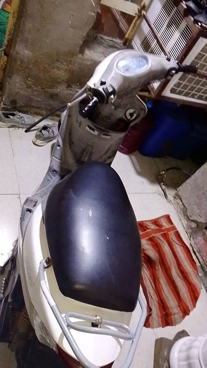 السلام عليكم ورحمه الله وبركاته 
دراجه منغولي للبيع 
الدراجه حلوه ونشطه ومكينه ناعمه الله يشهد 
مبدل سلف وكابريتر عله ايدي مال جناي 
الدراجه كدامك تسوه وحلوه وماتعبك تترحملي تجي وتكلب وتباوع بعينك بهيا كسر بسيط بلايت الامامي 
عارضها ب550 وبيها مجال 
***********
