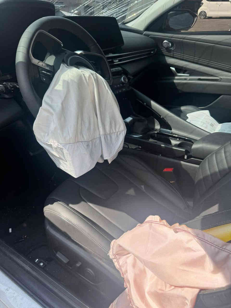 السلام عليكم هونداي افانتي موديل 2025بانزين دخول جديد بدون رقم بسمي على حادث مكان بصره خور الزبير السعر 90 بيهه مجال *********** البصرة, العراق
