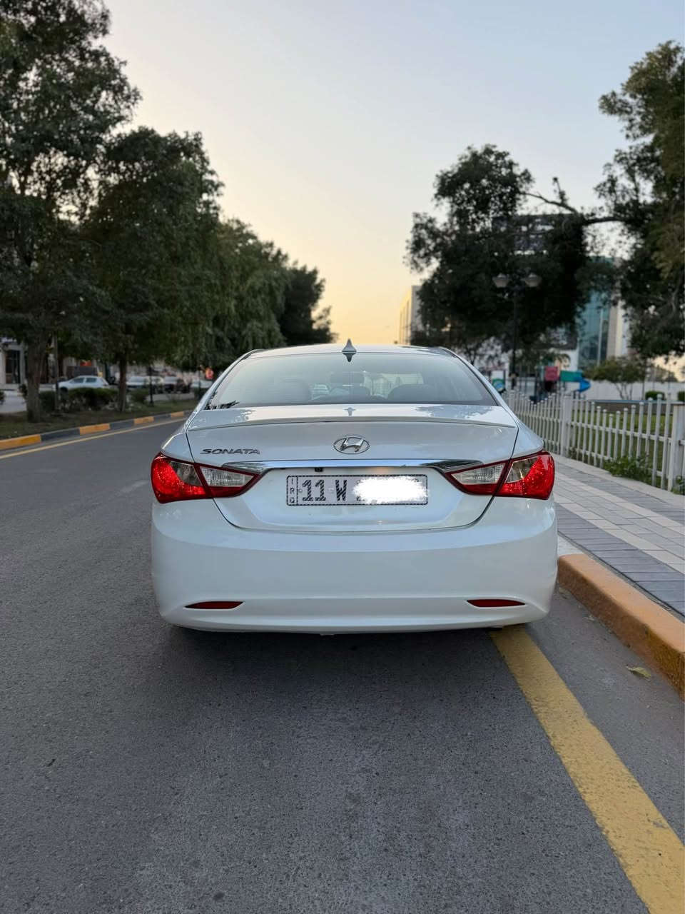 سوناتا موديل ٢٠١٣ 
لون ابيض صدفي
تحكمات ستيرن كامله كامره تدفئه كشنات بروجكترات زينون
صبغ جاملغ امامي وشويه من الباب وجوه الرقم الخلفي شويه والسونار مرفق ويه الصور سونار جديد
سياره جاهزه للاخير وسيرفس كامل مسويله 
السعر ١٠٥$ وبيه مجال بسيط 
مكان السياره بغداد اليرموك 
السياره رقم بغداد الجديد السعر بي مجال قليل جماعة جوه الشده اعتذر مقدما علمود متحرجني ولا احرجك اخوتي سياره كلش نضيفه 
***********
*********** بغداد, العراق
