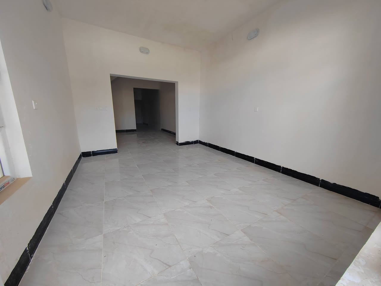 بيت عدد ٢ مساحة ١٠٠  متر للبيع🏡
. 
📍موقع العقار
🔺تكريت شارع الأربعين قرب دائرة التقاعد . 
. 
▪️واجهة ٥
▪️النزال ٢٠
▪️شارع ٢٠
. 
🔴منطقة خدمية من حيث المدارس والأسواق 
. 
🔴للإستفسار على السعر تواصل خاص او الاتصال 
. 
 ☎️ ***********
***********
