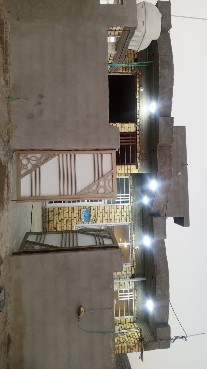 السلام عليكم مكلف بلنشر بيت بناء جديد طابوك بس الستقبال بعد بي شغل والارضيه مالته بيت كامل مكمل طابو سند 25 مساحته 180 متر قرب مدرسه مالت كرفنات اليم محطت كهرباء المقابيل متنابي شراي بخدمته البت معروض ب55 وبي مجال هذا رقم صاحب البيت/‏‪***********‬‏
