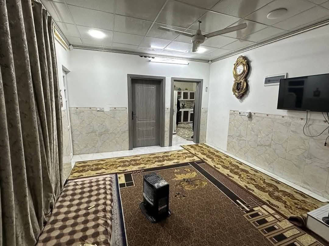 دارللبيع طابو صرف مساحة 110متر واجهة 10*10متر كركوك حي النصر مقابل 
جامع المدينة المنورة 
 طابقين  يحتوي على غرف نوم عدد 4 مطبخ وهول2 واستقبال وصحيات3 درج داخلي ونظام تبريد مركزي  طاقه شمسيه ١٦ امبير الاستفسار مراجعة مكتب الصالح للعقار  كركوك حي النصر شارع الوسط الاتصال
***********
***********
