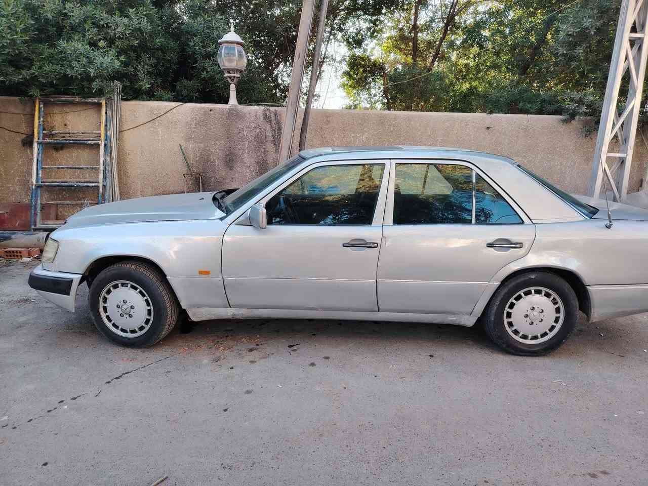 مارسيدس دب موديل ١٩٨٦ مصبوغه عام بيها مكينه ٢٥٠٠ بطه سعرها ٤٥ وبيها مجال للاستفسار الاتصال ***********
