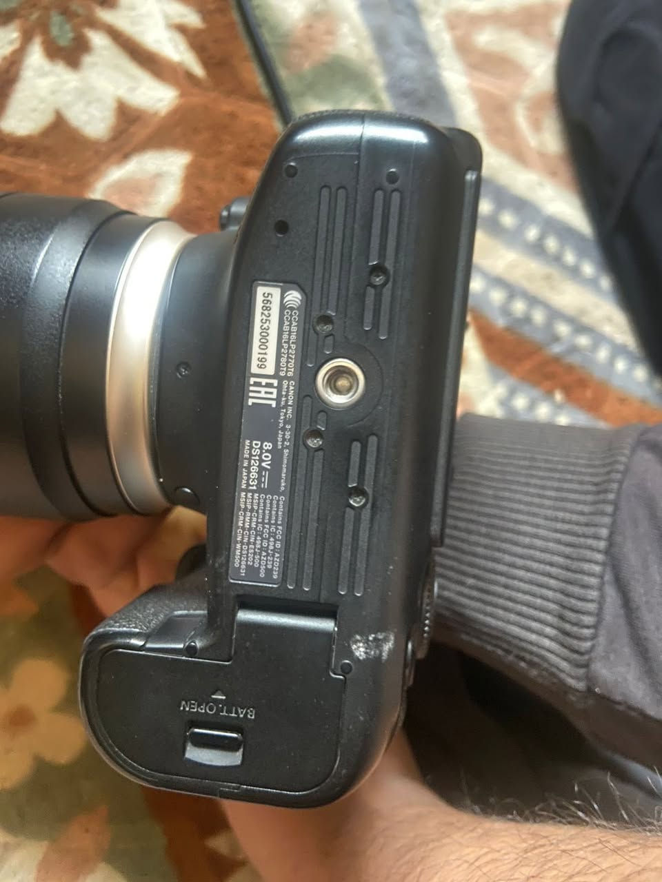 سلام عليكم كامره كانون D6 عدسه ٧٠/٢٠٠ فتحه ٢.٨ مكان بغداد الحريه ***********
