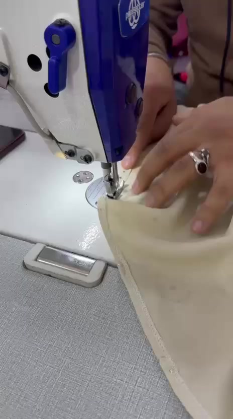 الى اهلنا في بابل ♥️
تعلن أتيليه خياطة تقى الحديثه بإدارة الخياطة تقى ومنتظر الخياط عن تصميم وخياطة البدلات، الفساتين، القوط، وبكجات التخرج للرجال والنساء، مع توفر كادر خياطة رجالي ونسائي.
📍العنوان : الحلة – شارع الجمعية – خاتون مول (الطابق الأول) مقابل شركة التأمين أو مقابل مرطبات الدب
- للاستفسار: *********** - ***********
