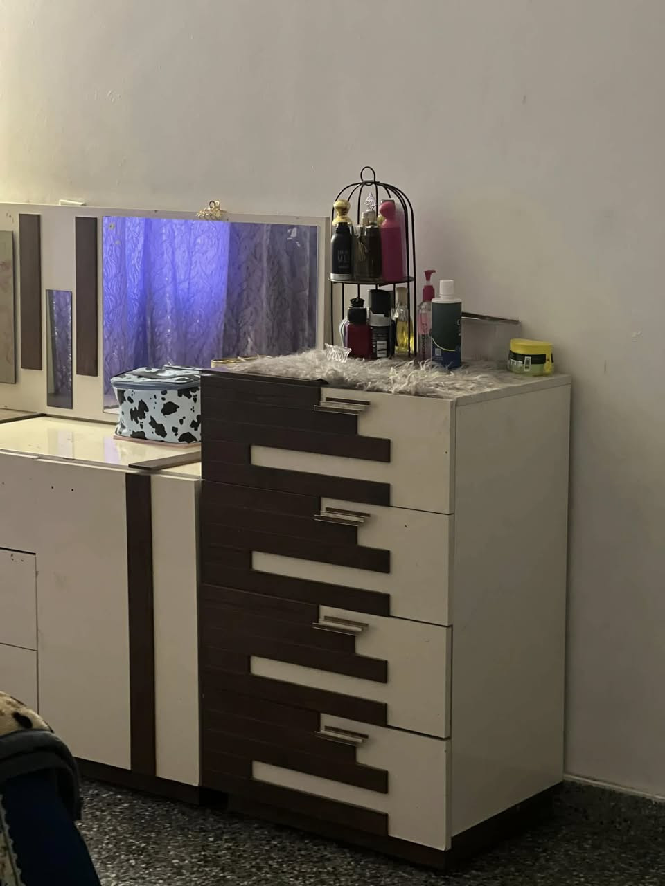 غرفة نوم تركي درجة اولى للبيع                    للاستفسار ***********
