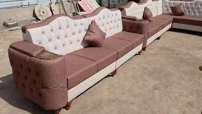 تخم ديوان جديد  ..
زاويتين عشرين نفر  ١٤ متر 
١٢ قطعه اللون عسلي وبيجي ومتوفر غير الوان ..
بلاويد اسود هيكل كامل شرط ثقيل مو سوكَي .
يفرش ديوانيه ٦ امتار او  ٧ امتار  .  
متوفر اكثر ٣٠ مقعد ثلاث زوايه لحد ٤٠ مقعد ..
العنوان بداية فرع ابو الماش الجهه اليسار مقابل افران ومعجنات الحوراء ومقابل صيدلية عبدالرحمن ..
***********
*********** وات ساب
