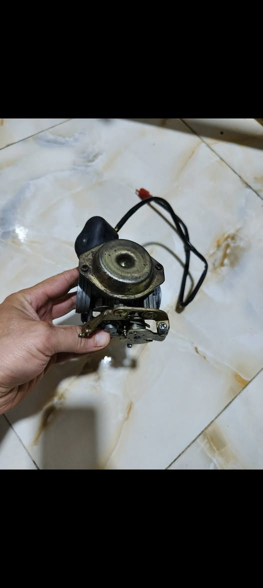 السلام عليكم كابريترات تجاري بريز العدد 4 قطع مستعملات يحتاجلهن ضبط ابيع كوم حديد
الواحد ب 10 الاف قفل
وكابريتر ماكس 140 واحد
كلهن ب 50 الف 
بغداد مدينة الصدر الدسيم


**إذا كنت صاحب هذا الإعلان وتريد حذفه لأي سبب، رجاءا أرسل رسالة إلى الدعم الفني**