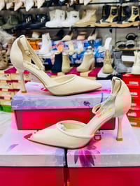 حذاء نسائي طبي • مقاسات ٣٧-٤١ • الفلوجة