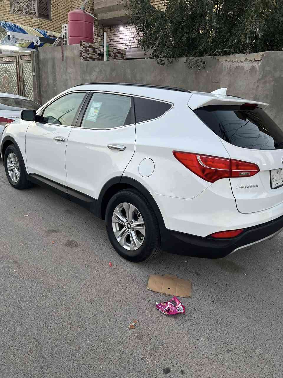 سلام وعليكم سنتافي 2015 وراد أمريكي بيه جاملق وبنيد وجاملق الثاني هم بي صبق بيه ضربه كدام خفيفه حسب الفحص بل سونار رقمه بصره حره مشروع وطني مكان السياره بصره السعر 126 رقم الهاتف ***********
