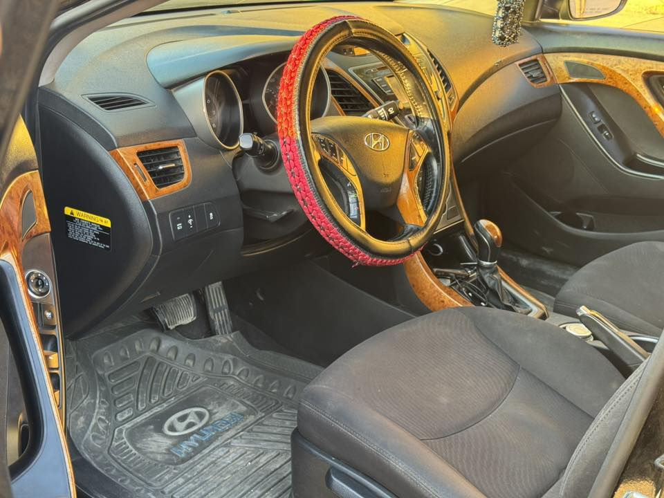 مكلف بنشر النترة 2015فول عدة البصمة كير مكينة جدد صدر نضيف سيارة مال بيت مال جناي بدون حادث وسونار مرفوق ب منشور السعر ١١٥ وبيه مجال 
المكان ديالى خان بني سعد
‭٠٧٧٠ ٧٦١ ٤٣٣٢‬
