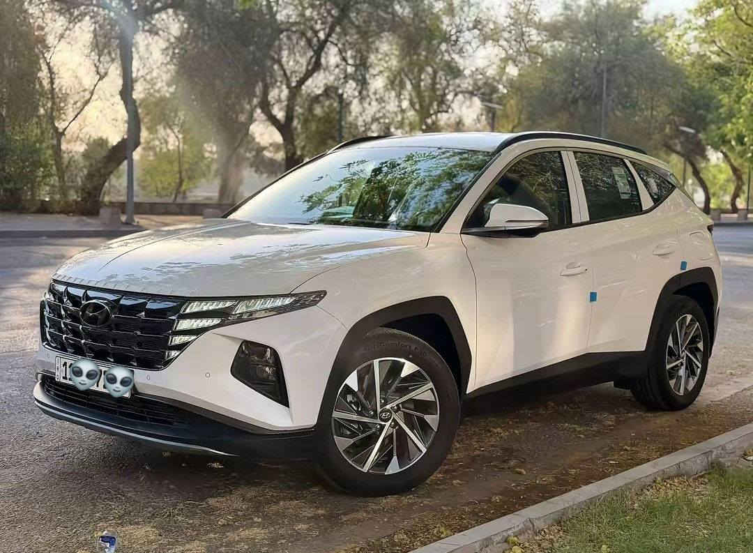 ‏توسان 2024خليجي

‏ماشية 53وقابل للزياده
‏محرك2000
 دوش
المواصفات فول عدا البانوراما 
‏
‏شاشة كبيرة بلاد  كار بلي
‏تحكم مقود 4 جهات 
‏ثلاث وضعيات قيادة 
‏كامرة خلفي بلاد 
‏لد امامي مع كشاف ضباب  
‏لايت زنون
‏بك لايت لد
‏تحكم كروز مثبت سرعة 
‏اوتو هولد 
‏تبريد قطعتين 
‏اشاير بلمري 
‏اشارة ترحيب
‏

‏سايد بريك دكمة 
‏
‏السعر 215  
 
‏مكاني النجف الاشرف 
للاستفسار ***********
