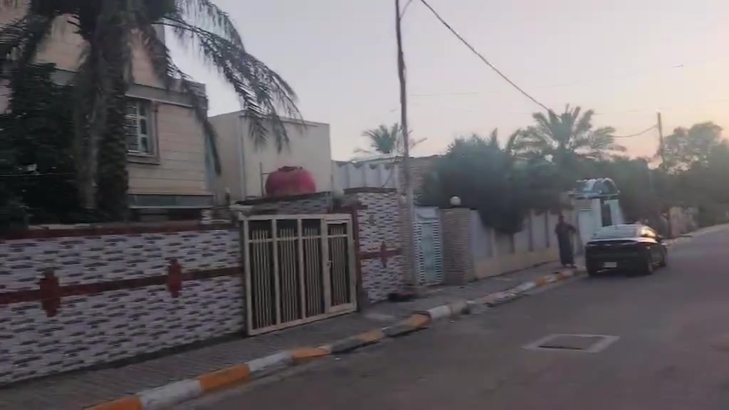 مساحه ٢٦٠ متر حي الوحده الاولى قرب مدرسة مالك ابن نويره شارع أسواق محمد البدري اول شارع ع اليمين الشارع مقابل باب متنزه الغرف
البناء
استقبال
 هول
هول داخلي
مطبخ
٥ غرف نوم
مجمعين صحيا
مجمع صحي خارجي
*********** 
***********
